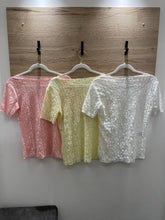 Lade das Bild in den Galerie-Viewer, Spitzenshirt "Marta"