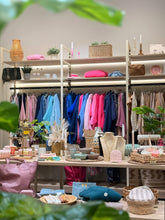 Lade das Bild in den Galerie-Viewer, Shoppingparty