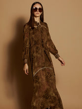 Lade das Bild in den Galerie-Viewer, Kleid "Hojas" braun