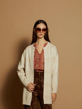 Lade das Bild in den Galerie-Viewer, Strickjacke "Charica" elfenbein