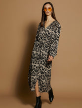 Lade das Bild in den Galerie-Viewer, Kleid "Calabaza" schwarz