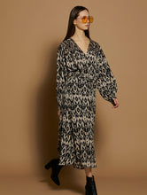 Lade das Bild in den Galerie-Viewer, Kleid "Calabaza" schwarz