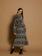 Lade das Bild in den Galerie-Viewer, Kleid "Calabaza" schwarz