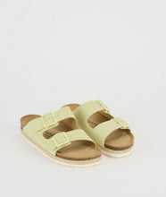 Lade das Bild in den Galerie-Viewer, Espadrij Pantolette 'AMI VELOUR' vert clair