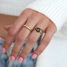 Lade das Bild in den Galerie-Viewer, Ring Love Gold