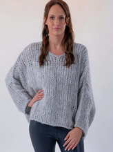 Lade das Bild in den Galerie-Viewer, Strick Pullover "Spring"