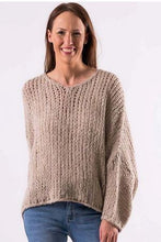 Lade das Bild in den Galerie-Viewer, Strick Pullover "Spring"