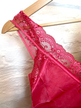 Lade das Bild in den Galerie-Viewer, Spitzentop „Nicole“