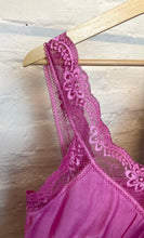 Lade das Bild in den Galerie-Viewer, Spitzentop „Nicole“