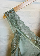 Lade das Bild in den Galerie-Viewer, Spitzentop „Nicole“