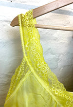 Lade das Bild in den Galerie-Viewer, Spitzentop „Nicole“