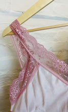 Lade das Bild in den Galerie-Viewer, Spitzentop „Nicole“