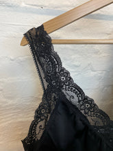 Lade das Bild in den Galerie-Viewer, Spitzentop „Nicole“