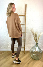 Lade das Bild in den Galerie-Viewer, Oversize Pullover "Victoria" mit Rollkragen