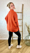 Lade das Bild in den Galerie-Viewer, Oversize Pullover "Victoria" mit Rollkragen