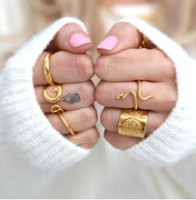 Lade das Bild in den Galerie-Viewer, Ring Safety Pin Gold