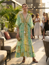 Lade das Bild in den Galerie-Viewer, Kleid Dalia
